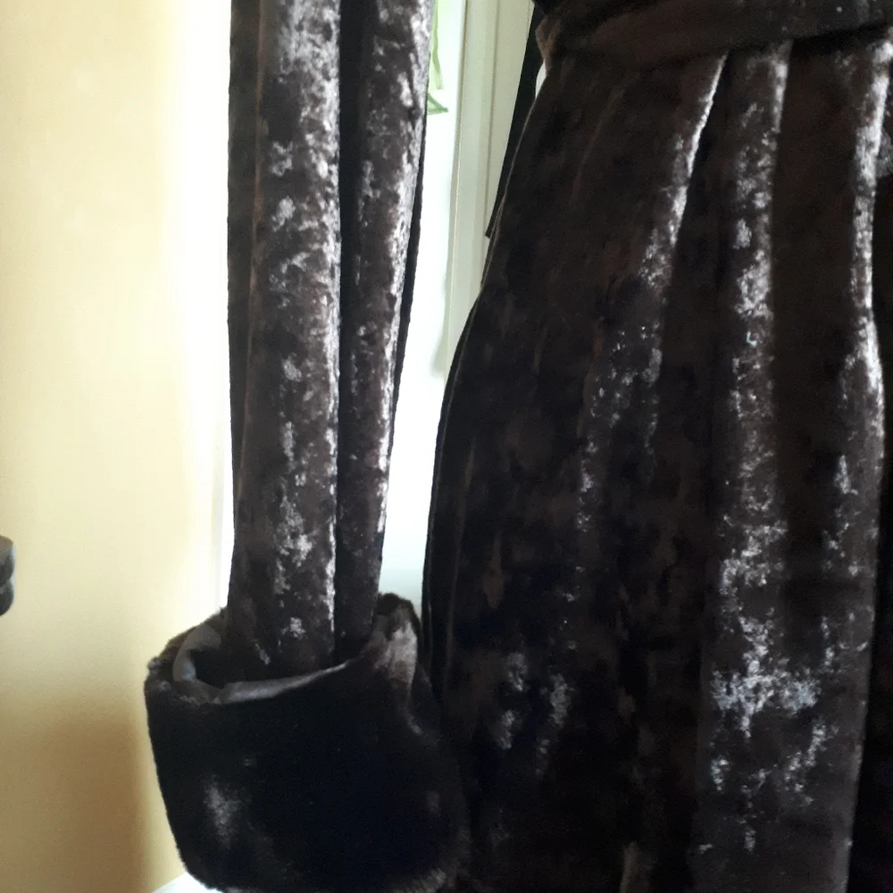 Velvet robe - Picture 6 of 8